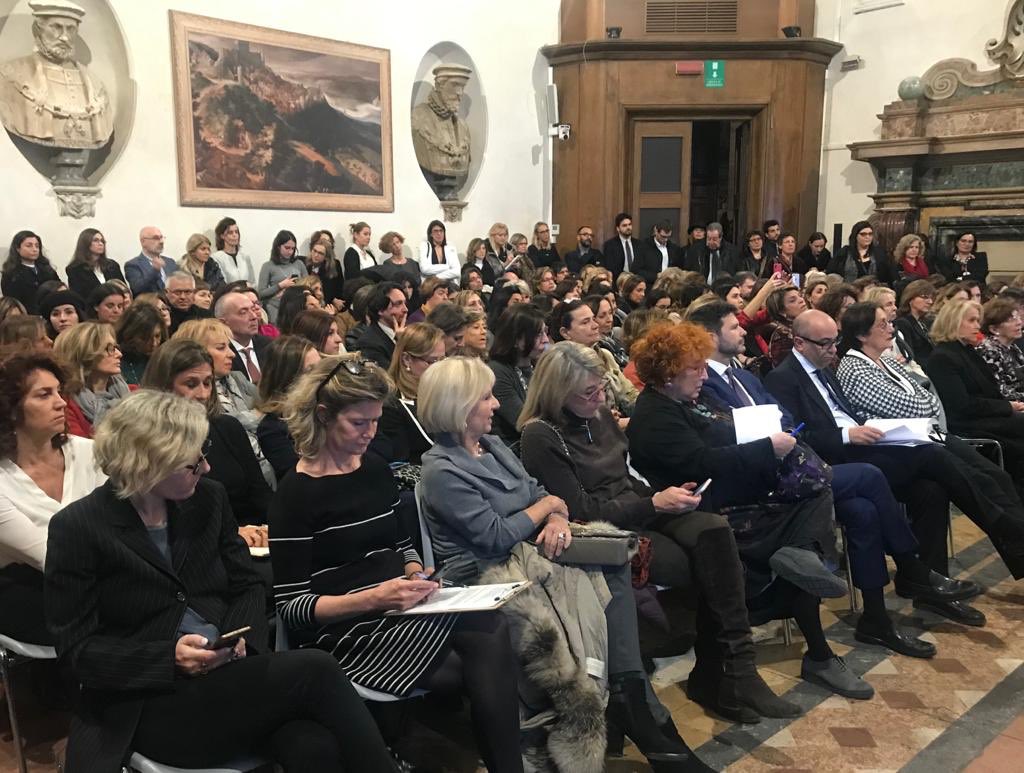 centrostudiusa's tweet photo. “Dobbiamo mettere in campo la #diversità per arrivare ad uno #svilupposociale in tutte le sue dimensioni” spiega la Ministra @elenabonetti al @centrostudiusa. #INCLUSIONEDONNA https://t.co/HDRXSJQJ0w