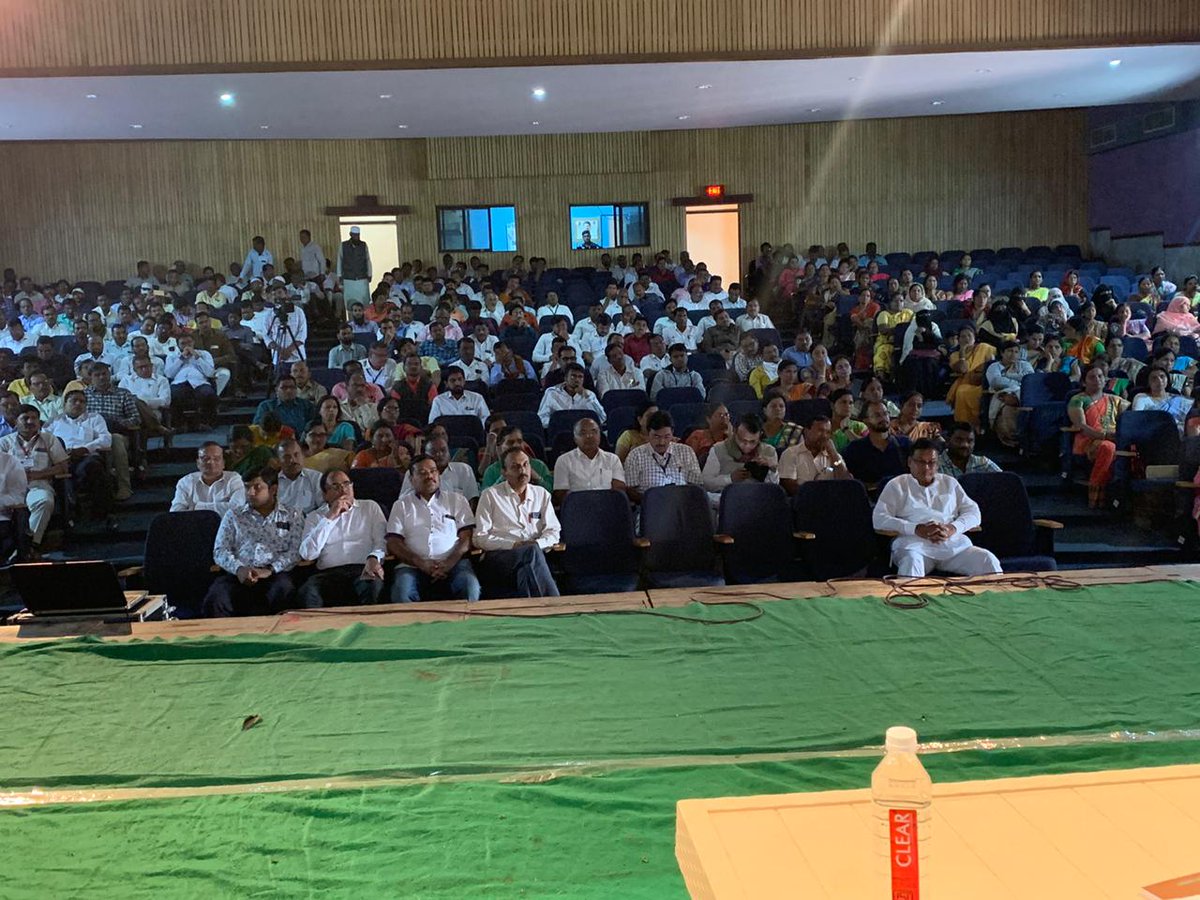 #Mulyavardhan2020 dist wise tour proceeded in #Beed, on 13th Jan with poster exhibition inauguration by Mr. Jaydatta Anna Kshirsagar, in the presence of Mr. Vinod Devgaonkar, Mr. Bhagavan Sonavaṇe, Mr. Tukaram Pawar &amp; Mr. Shantilal Muttha.

#valueeducation