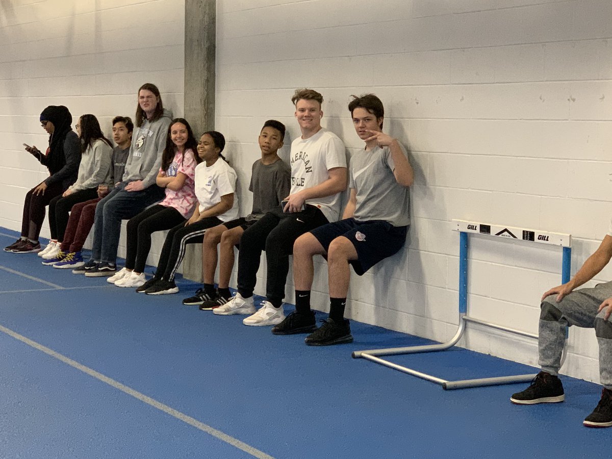 jhsphysed's tweet photo. Fitness, Basketball, Ultimate = great day at JHS 🏈🏀 @jaysenanderson @District271 https://t.co/nk75GcoRHB