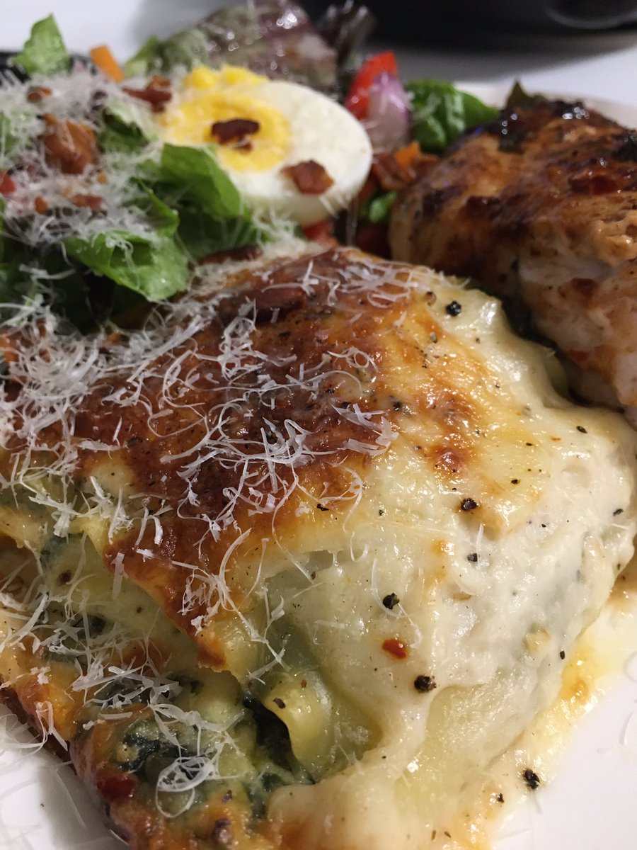 ChefVeronicaKC's tweet photo. Winter weeknight dinner menu: Roasted butternut squash and spinach lasagna, sautéed Italian herb butter chicken, Tuscan garden salad with warm Dijon bacon vinaigrette, Parmesan and soft boiled egg 😋🥂 https://t.co/5PYsahV8FY https://t.co/ktUoSbyLnR