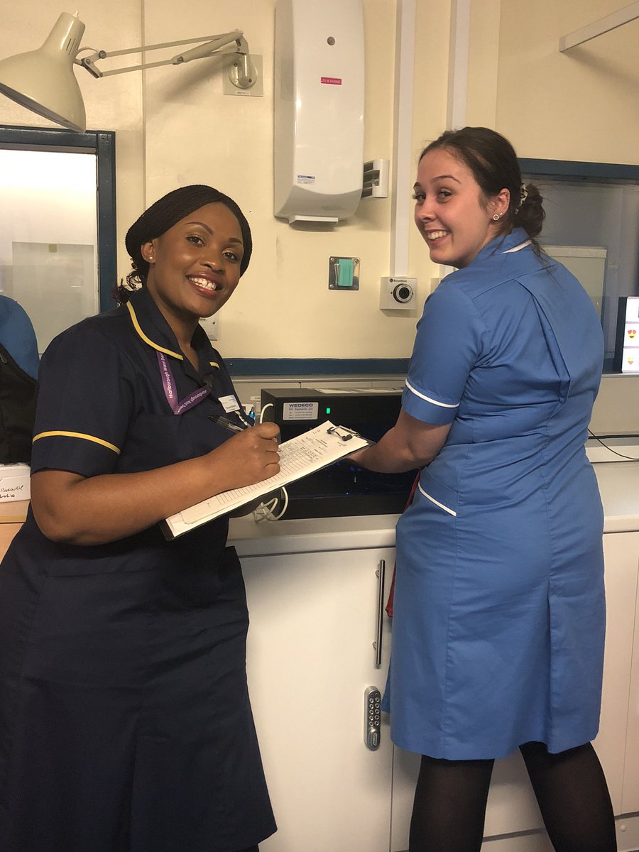 SW_Liver_Unit's tweet image. Ensuring hand hygiene compliance with the glow box 🦠 getting ready hand hygiene awareness month 👍🏼😊#5momentsofhandhygiene #teammarlborough #glowbox @NurseTheresia @UHP_NHS @PlymouthIPCT @EdCoxNHS @lenny_byrne