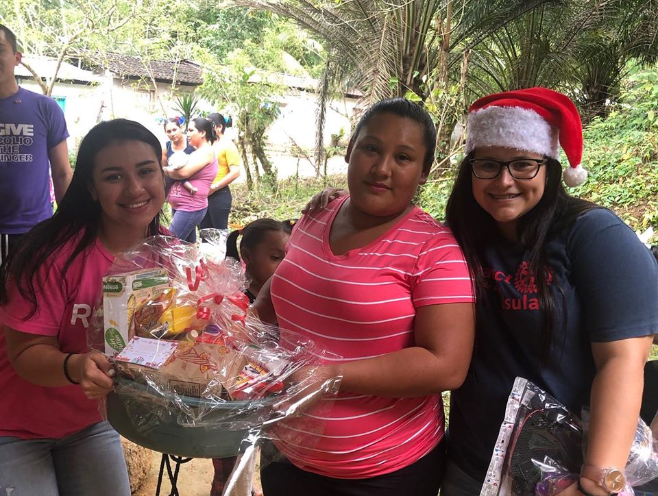 RTCHonduras's tweet image. Los socios del Club Rotaract El Progreso realizaron su ultima actividad del año 2019 llevando víveres y juguetes a una comunidad en Toyos para beneficiar a muchas familias de ese sector.

#rotaractelprogreso #rotaracthonduras #rotaryconectaelmundo