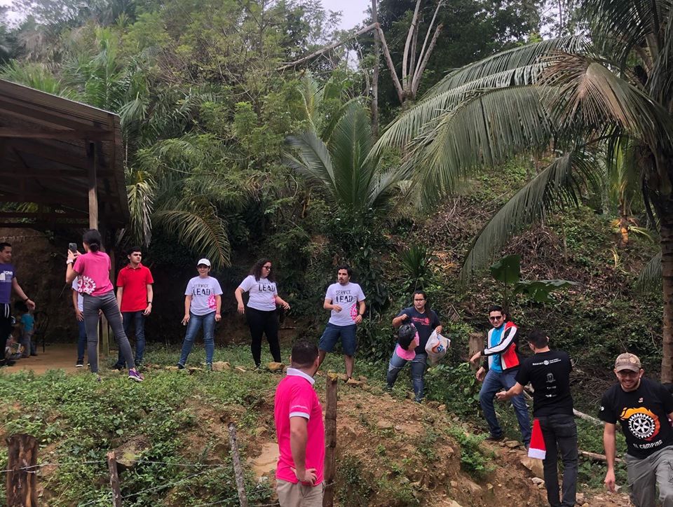 RTCHonduras's tweet image. Los socios del Club Rotaract El Progreso realizaron su ultima actividad del año 2019 llevando víveres y juguetes a una comunidad en Toyos para beneficiar a muchas familias de ese sector.

#rotaractelprogreso #rotaracthonduras #rotaryconectaelmundo