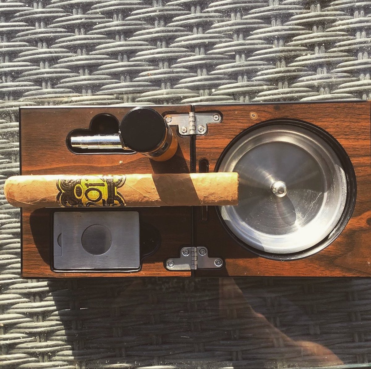 ovcigars's tweet photo. Reward yourself with a good time. 
#2012connecticut #2012byoscar 
#ovcigars 

IG 📸 @timschne.der https://t.co/tq9eLCA9oj
