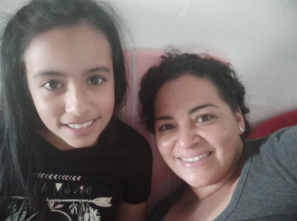 DOLLYMEJIAB's tweet photo. @molokli @chichoelmalo @juanfedeportes @alejovr90 @Telemedellin Profe Peláez. Saludos amigos, en nuestra cita como cada año. Abrazos Luciana y Dolly https://t.co/MmDP85U757