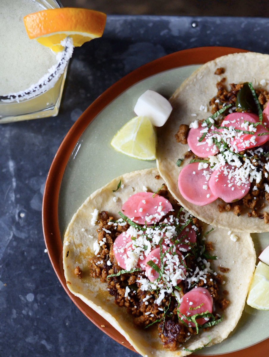 #tacotuesday is in full swing! come get all your faves 💯🌮 #chorizo #tacos #cadillacmargarita