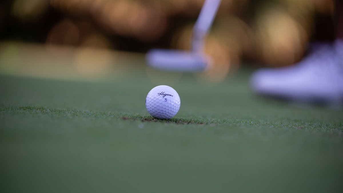 Benhogan_'s tweet photo. "There is no similarity between golf and putting; they are two different games, one played in the air, and the other on the ground." -Ben Hogan
#Inspiration #FitForALegend #BenHogan #BenHoganGolf #GolfIcon #BenHoganLegacy #Golf #PEIGolf https://t.co/e7wd30ch3c