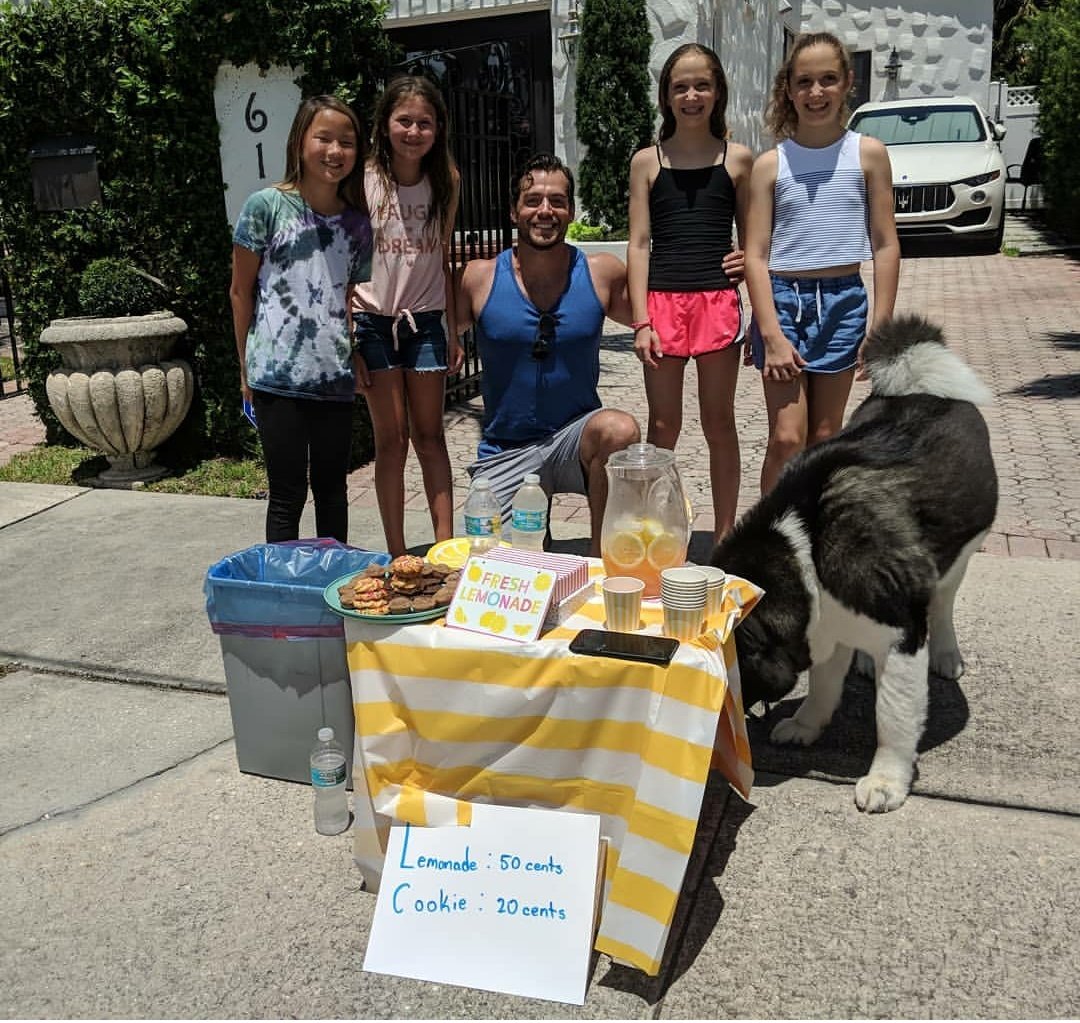 #Tbt As jovens empreendedoras do ramo dos cookies e limonada que conquistaram o respeito do Henry e do Kal 😍🥰