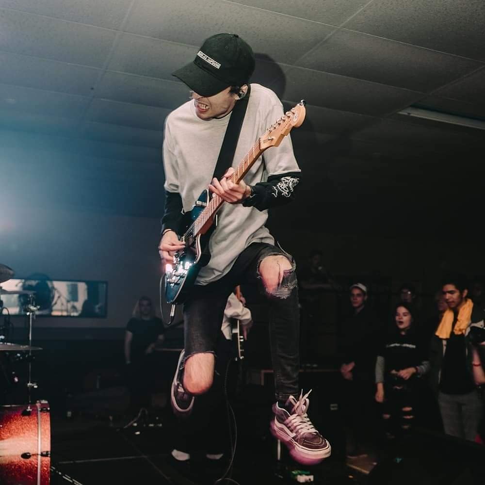 IncaseWeCrash's tweet photo. Toronto - we play Duffy's Tavern on Sunday!!! Come help us send off our friends in @thewildhood properly on their very last show 🌷 https://t.co/RDu1zo82GN