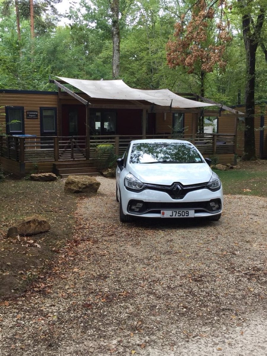 rich1869's tweet photo. @RenaultSportUK My Clio rs trophy https://t.co/IG1EJhXC1O
