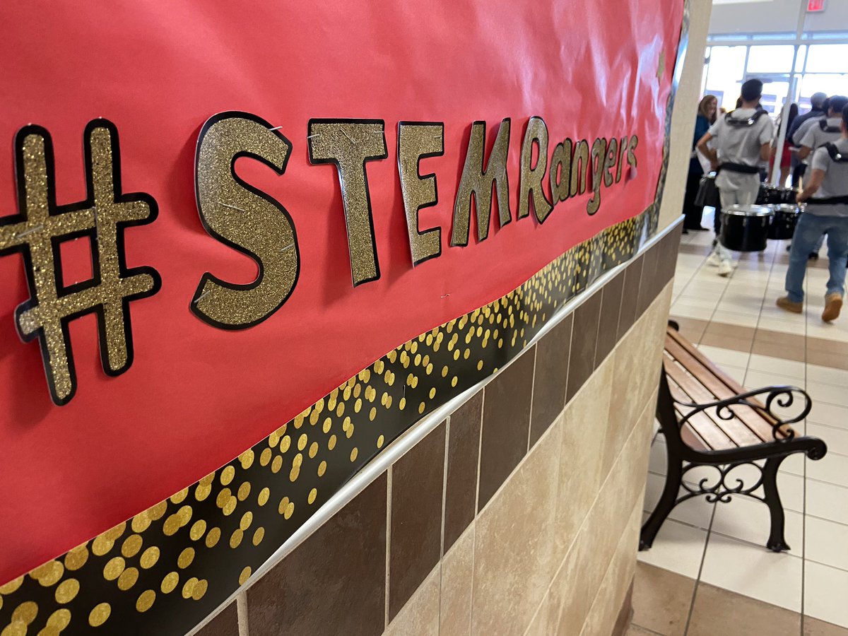 TylerISD's tweet image. The #GrantPatrol has made another stop at @ricetylerisd . Rice received a $5000 award to foster creativity and critical thinking through a STEM Makerspace Lab.