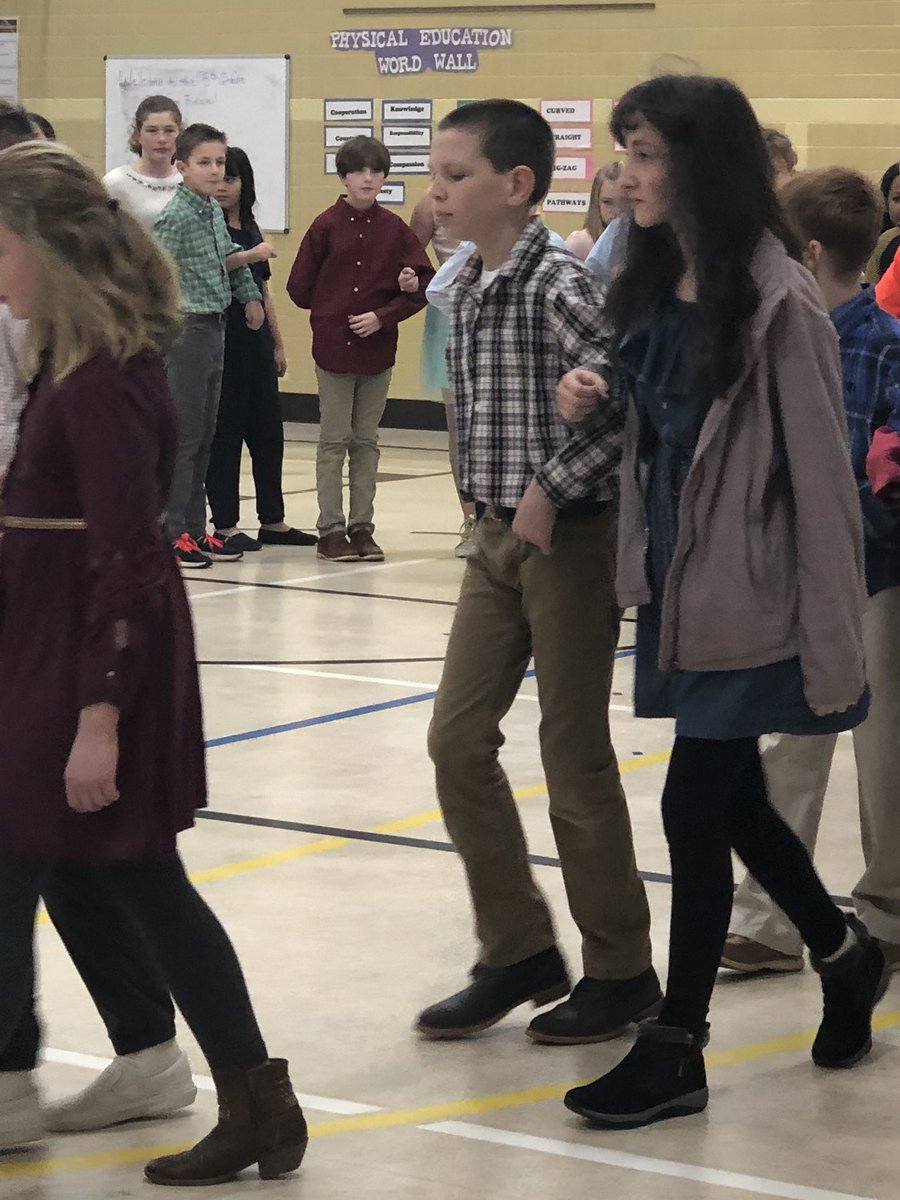 LKnudsen_BCPS's tweet photo. 5th Grade Ballroom Dancing!  What a fun tradition!  #raisingagentlemen #workhardbekindhavefun @7DE_deer https://t.co/pcTLGnxTKv