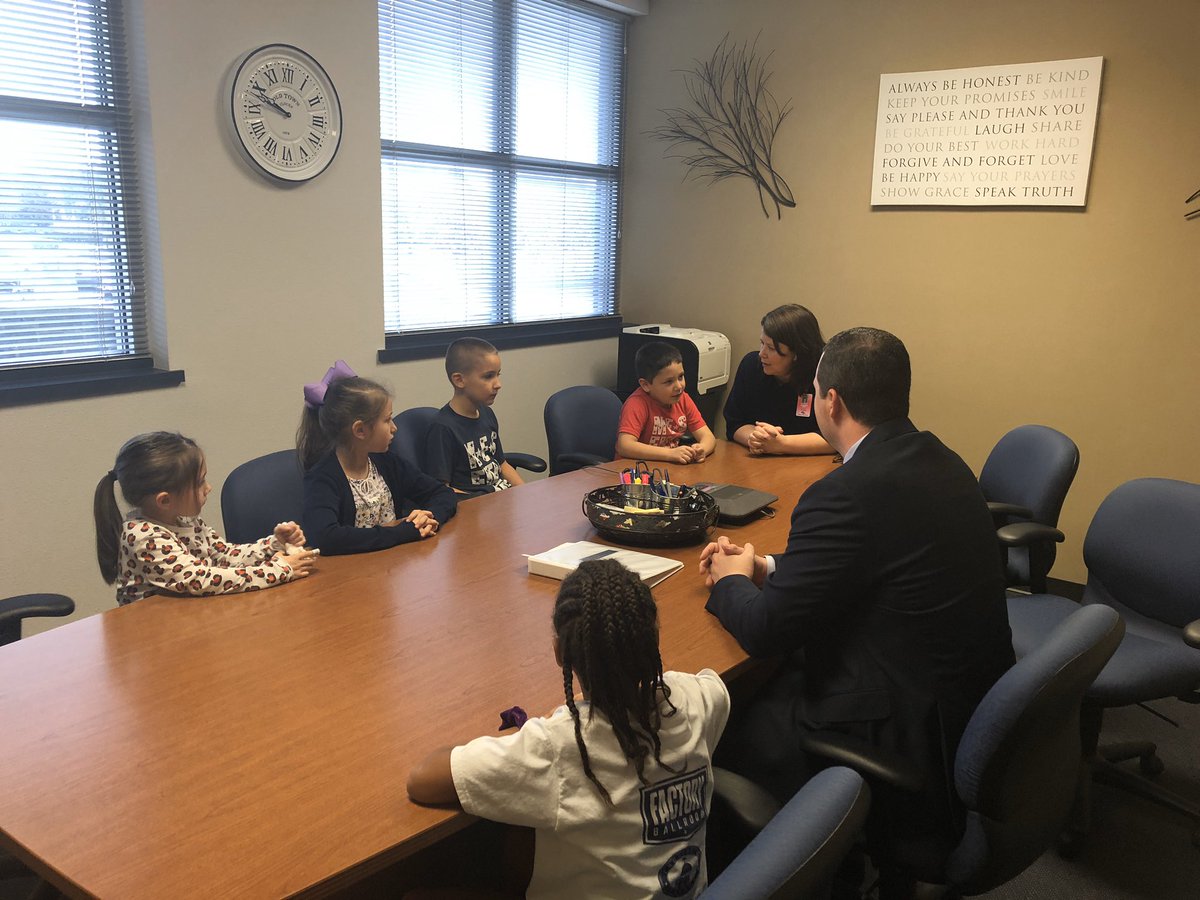 Frogman87's tweet photo. Monaco ES students met with @JaredLPatterson today. The kids told him all about MES and gave him a tour. We are #AubreyProud of the students and thank you Rep. Patterson for visiting today! #InspiringChaps @aubreyisd @aubrey_mes https://t.co/IUfEcyD31b
