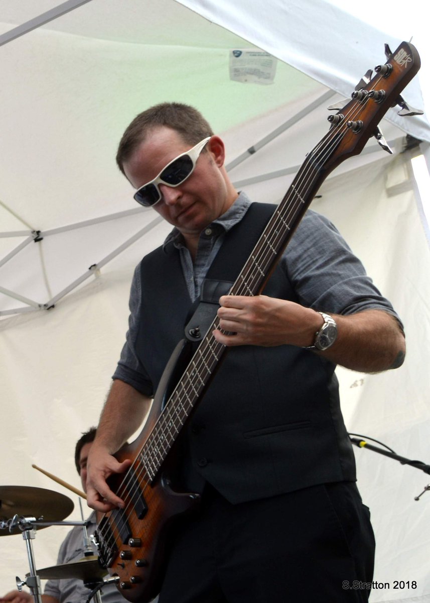 HeartMedBand's tweet photo. All this week we're celebrating Chad as he prepares his move to beautiful Hawaii! We hope you can come say "Aloha" to him on Saturday night!
📸: S. Stratton
#aatpp #focomusic #focomusicscene #pianorock #reggaepop #livemusic
https://t.co/4IshWHIo3N https://t.co/ndBYDGoysF