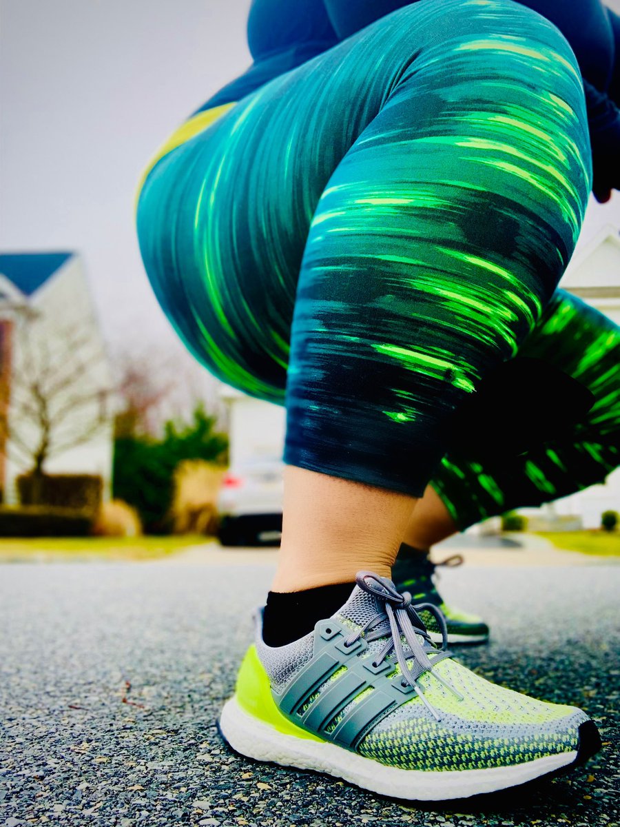 BOOST4Maddie's tweet photo. New #leggings who dis? 👀✨ @adidas @OldNavy #onlegs #leggingsoftheday #oldnavy #oldnavyactive #adidas #UltraBOOST #GlowintheDark #TuesdayMotivation #workout #workoutmotivation #plussize #plusizefitness #yoursneakersaredope #girlsinyogapants #backatit https://t.co/3vjX80ddSn