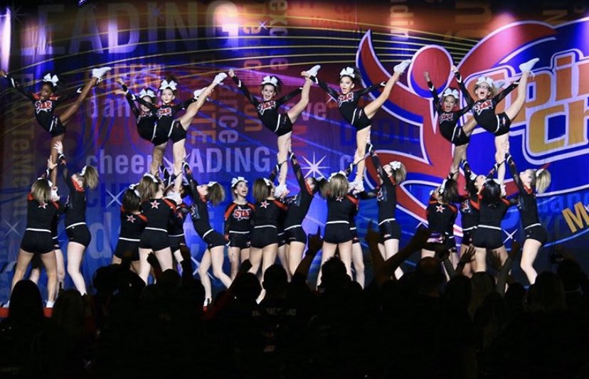 SUMMIT BOUND! 1st comp was a BIG success! ⭐️❤️🥳🎉🤩 #goldiesonTOP 🏔 #thesummit20 #starBIG10 #goldin10sity <a href="/VarsityAllStar/">Varsity All Star</a>