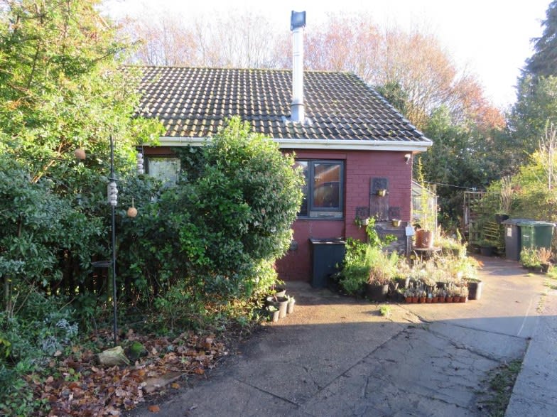 mustbesold's tweet image. **NEW PROPERTY - WEST PARK, SELBY, YO8 4JL - £150,000**

Chain free semi-detached bungalow, conveniently situated for Selby town centre, local amenities and transport links!

rightmove.co.uk/property-for-s…