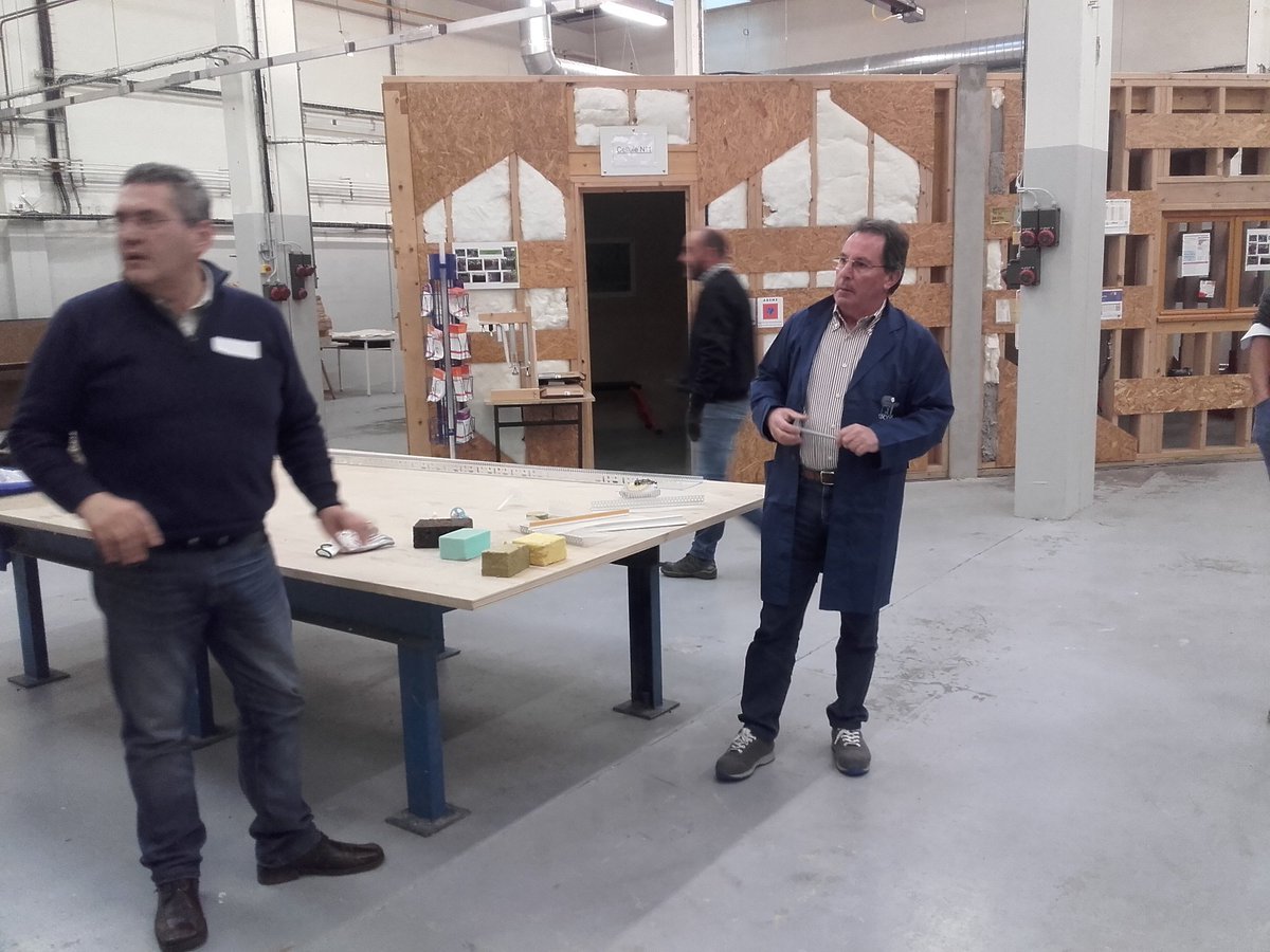 NorgeotVeron's tweet photo. @bricksofskills un projet @Erasmus_Project du @GRETA_Normandie pour la création et l'expérimentation #formation #efficacité #énergétique avec formateurs #Italie #Chypre #Portugal #RoyaumeUni #Tchequie #France au @LyceeMezeray61 https://t.co/v64KUeYQ7a