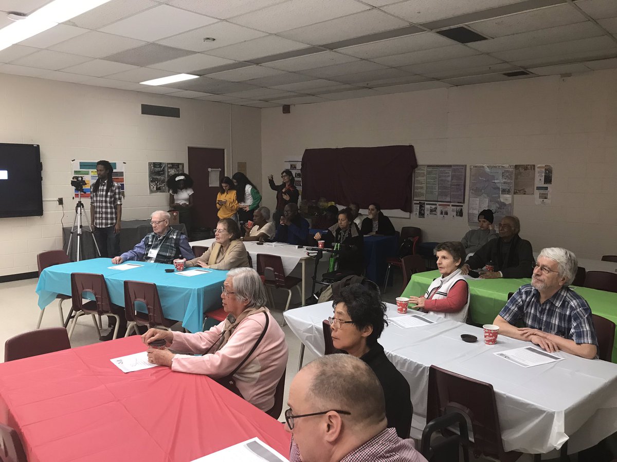 Une première pour le programme d’excellence #STIAM de #TOOU. Nos aînés à TOOU! Partenariat entre français 10e, sciences 10e, arts dram 9-12 et santé/nutrition 9-10! Merci à notre 1er public, Centres d’Accueil Héritage (CAH) <a href="/BCeccarelliCAH/">Barbara Ceccarelli</a> <a href="/CSViamonde/">CS Viamonde</a> <a href="/choqfmtoronto/">CHOQ-FM 105,1</a> #Bravo! 😊