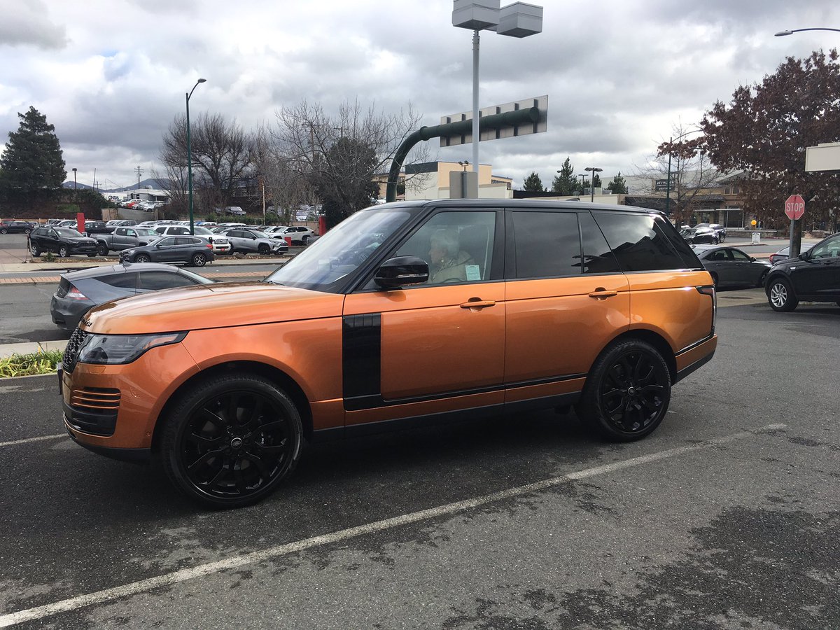 ColeEuropeanJLR's tweet photo. Madagascar Orange is just one of our several SVO paints to make your Range Rover bespoke. What’s your opinion on this poppin’ color? @landrover @landroverusa #landrover #rangerover #rangeroverautobiography #rangeroversvautobiography #svautobiography #coleeuropean #walnutcreek https://t.co/Zis0Tjcgiq