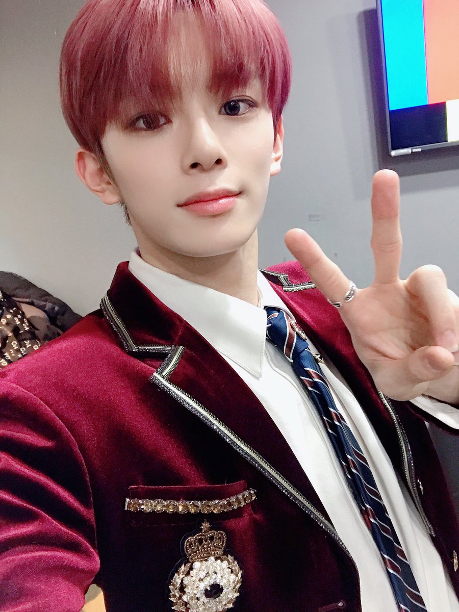 veriverybrasil's tweet photo. [#TRAD] 11.01.20 • Atualização no Twitter @by_verivery 

[#KANGMIN]

VERRERs~
Obrigado por hike tambemㅎㅎ

#베리베리 #VERIVERY #베러 #VERRER #EuSempre #AprecieiIsso💙 https://t.co/X2SHAXQQkX