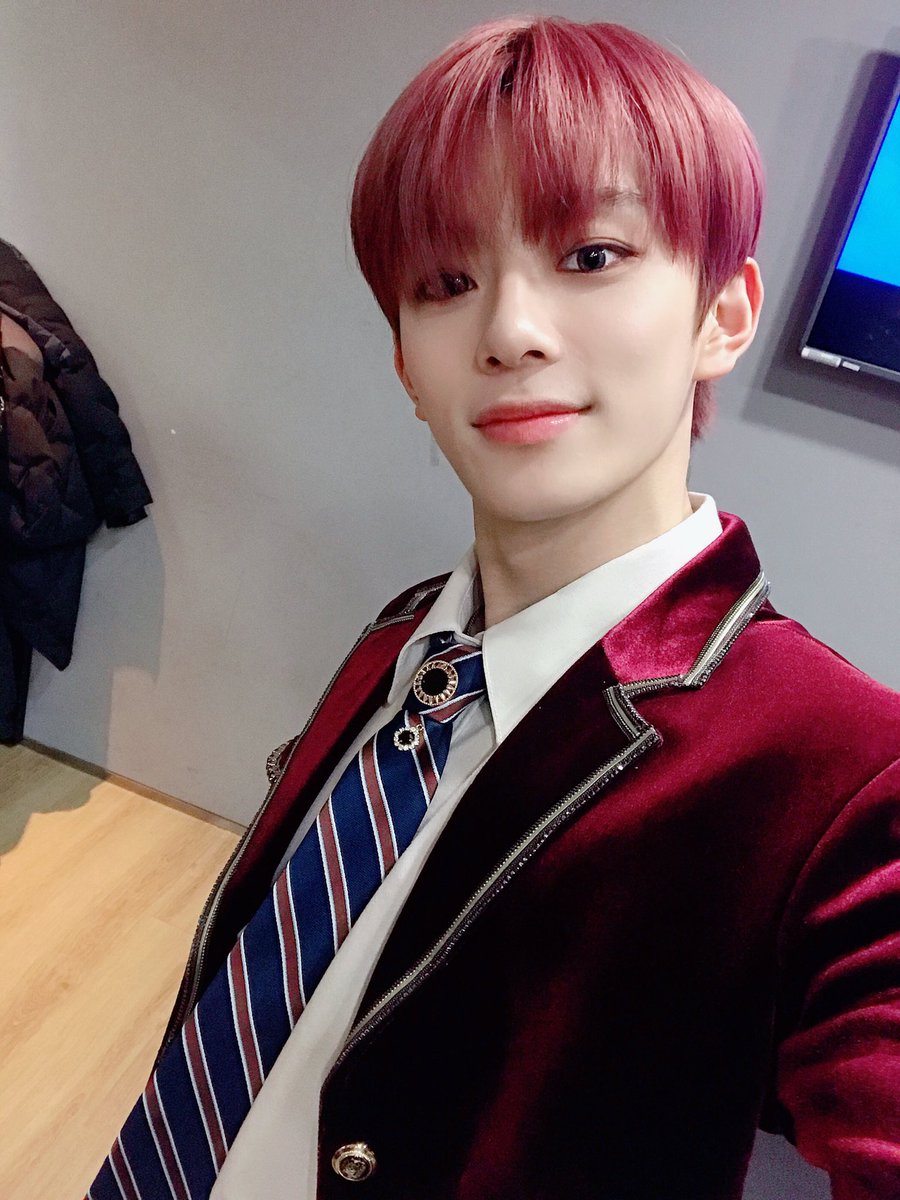 veriverybrasil's tweet photo. [#TRAD] 11.01.20 • Atualização no Twitter @by_verivery 

[#KANGMIN]

VERRERs~
Obrigado por hike tambemㅎㅎ

#베리베리 #VERIVERY #베러 #VERRER #EuSempre #AprecieiIsso💙 https://t.co/X2SHAXQQkX