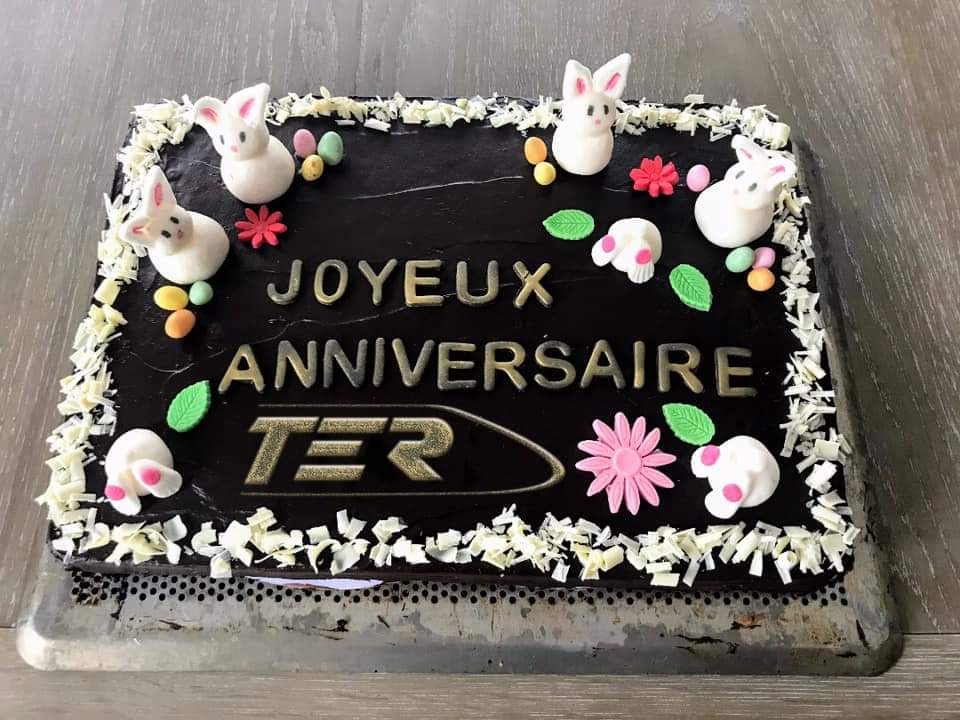 djibysonedjibes's tweet photo. '' Vous êtes tous invités à la gare de Dakar pour fêter l’an 1 de l’inauguration du TER, ce projet historique qui découle de la vision de son excellence le Président Macky Sall, sous la présence effective de surfacturation, retard, avenant, poussières'' Malick Si
😂😂😂
#Kebetu https://t.co/OvvsRNxCsd
