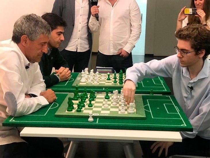 FIDE_chess's tweet photo. Quique Setien @QSetien, the new head coach of FC Barcelona @FCBarcelona, is a keen chess player with FIDE standard rating of 2055. 

“The game of chess taught me to analyze and understand football in a way that I did not know before," he said in 2016.

#chess #Barca #football https://t.co/dYitS2EX43