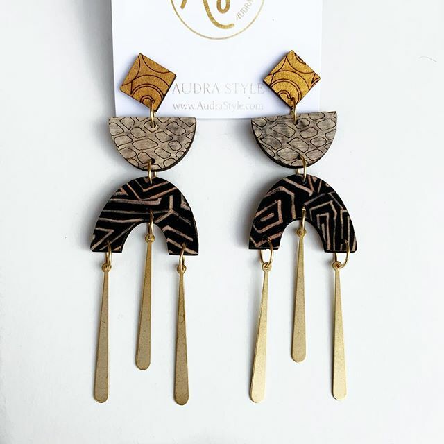 AudraStyleArt's tweet photo. Meet Eloise! She comes in so many combos but this neural is one of our favs! She’s sleek, dainty, light as a feather and fab-U-lous. ✨ #atlmkt #audrastyle .
.
.
.
.
.
.
.
.
.
#shopsmall #ootdshare #whattowear #americanstyle #outfitinspo #wiw #whowhat… https://t.co/YuFNn2fEeL https://t.co/v4oBaV4SJ0