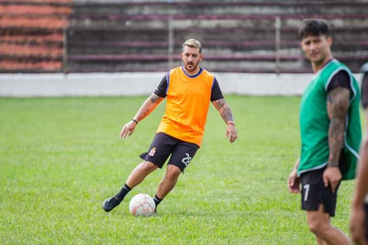 ClubRealSC's tweet photo. Mañana de entrenamiento en nuestra Jaula #LeonesBlancosDelPajonal ⚽️❤️ https://t.co/nRKBGJjl6W
