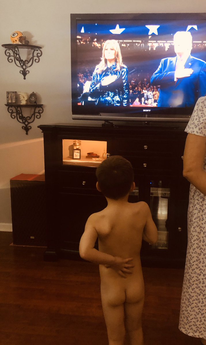 GaPrincess13's tweet photo. Teach your children to always stop and pay respect for our 🇺🇸... even if they’re butt booty naked 😂 #hecute #helovesfootball @ESPNCFB @espn @LSUfootball @ClemsonFB https://t.co/PHatcQyGFq