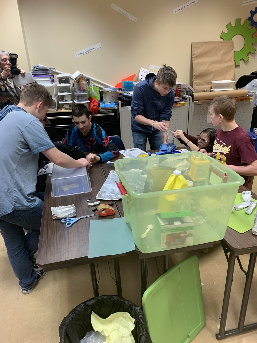 LeRoySTEM's tweet photo. Trying our hand with plastics today! Plant, animal and algae #bioplastics #LHSSTEM @Ilagclass https://t.co/Rw5t332LuD