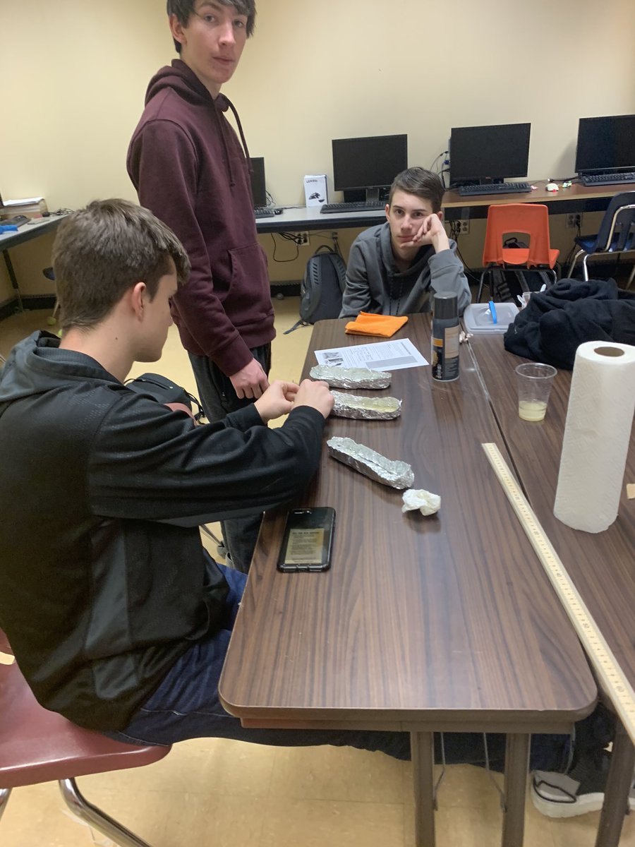 LeRoySTEM's tweet photo. Trying our hand with plastics today! Plant, animal and algae #bioplastics #LHSSTEM @Ilagclass https://t.co/Rw5t332LuD