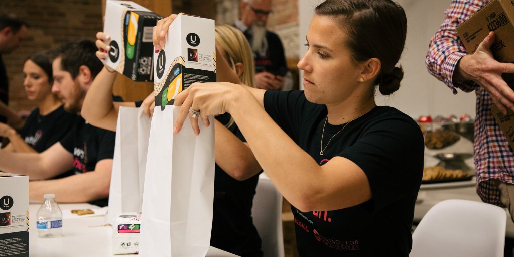 kotex_us's tweet photo. 1 in 4 women struggled to afford #periodproducts last year due to lack of income. This is why we're working with @periodsupplies and have donated 19 million products to those in need. Learn more about how you can help: https://t.co/CBO9kpaxnH #Donate #Giving #19Million https://t.co/VDDzeakQPt