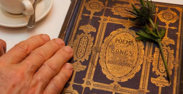 #RobertBurns is #Scotland's most famous poet, so it's easy to see why he is celebrated on his birthday worldwide. 󠁧󠁢󠁳󠁣󠁴󠁿Join <a href="/SearcysBath/">SearcysBath</a> &amp; <a href="/RomanBathsBath/">The Roman Baths</a> on 25th Jan for a #BurnsNight celebration with Scottish supper, readings and more! 󠁧󠁢󠁳󠁣󠁴> bit.ly/2Pt8jFq