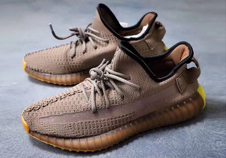 SneakerNews's tweet photo. Sneak peek at the upcoming adidas Yeezy Boost 350 v2 "Earth" https://t.co/fa0qwVSn8b https://t.co/6NQPFGZ7pW
