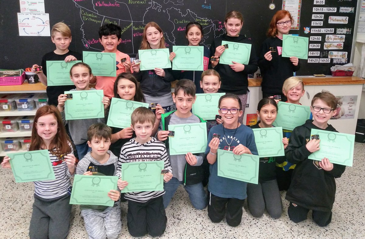 Atelier virtuel « Code en classe » avec Kids Code Jeunesse pour initier mes élèves dans le codage.  Ils ont adoré créer des personnages en animation, programmer un dé et un thermomètre!!! <a href="/CarolleLger/">Carolle Léger</a>  #compétenceXXIesiècle  #créativité  @eecsaintisidor