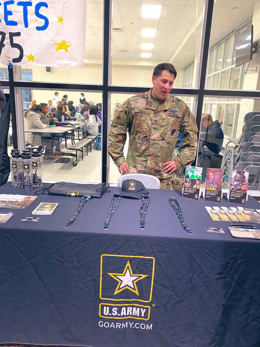 DHSCareer's tweet photo. Come see Staff Sergeant Ortiz throughout lunch shifts to talk about the benefits of the U.S. Army and ask questions.  Come do the push up challenge for a free U.S. Army lanyard!   @DominionLcps #USArmy #Military #Careers https://t.co/Qaz31uJfXY