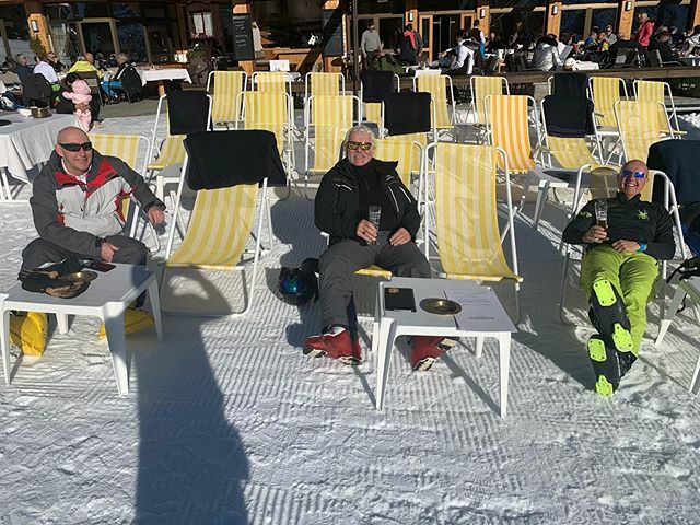f1monacogp's tweet photo. Bluebird day ..... white ring done ✅ #livingthelife #ski #austria #lech #stanton #bluebirdday #asgoodasitgets https://t.co/FatFUKAsXi https://t.co/RGmayZA46f