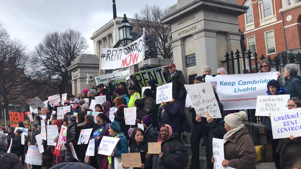 MassSierraClub's tweet photo. To learn more about how the climate crisis and affordable housing intersect, check out @MassClimate’s webinars at https://t.co/FYzfsyok5F
#RentControlNow #OurIssuesIntersect https://t.co/zQQv3IyIbH