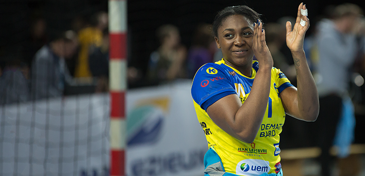 MetzHandball's tweet photo. Lors d'une conférence de presse exceptionnelle, @Graace_Z  a annoncé son départ à la fin de la saison pour @rostovhandball 
https://t.co/klztjz9Z36 https://t.co/STGUjymEIr