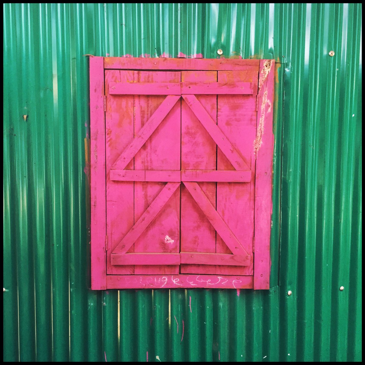 sujanmap's tweet photo. Rohingya Refugee camp is always very exciting for me to find Life walking around. #window #colorful #stilllife #sujanmap #refugeecamp #rohingya #documentaryphotography #bangladeshiphotographer https://t.co/AeAikcGP25