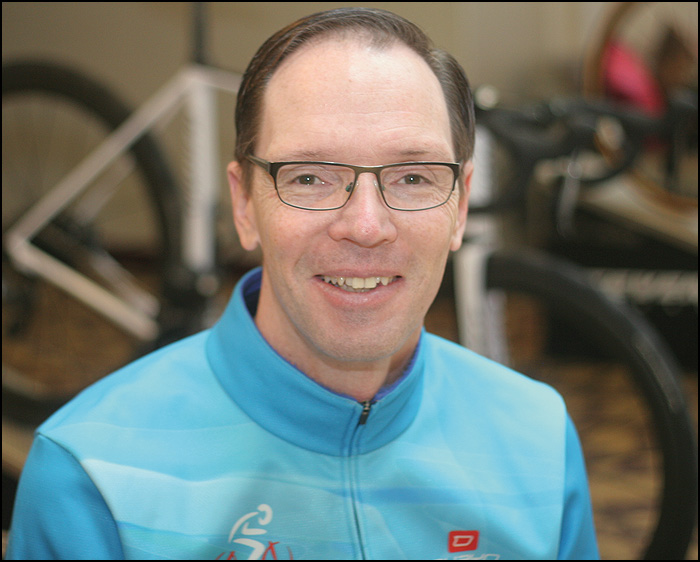 #SixdaysBremen Interview:
8 Fragen an Erik Weispfennig, den Sportlichen Leiter der <a href="/sixdays_bremen/">SIXDAYS BREMEN</a> 
> bit.ly/2uGoKX1