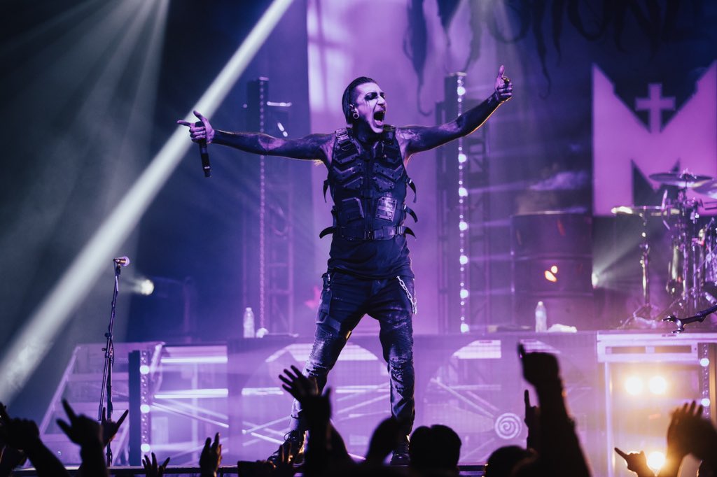 Chris Motionless tweet media