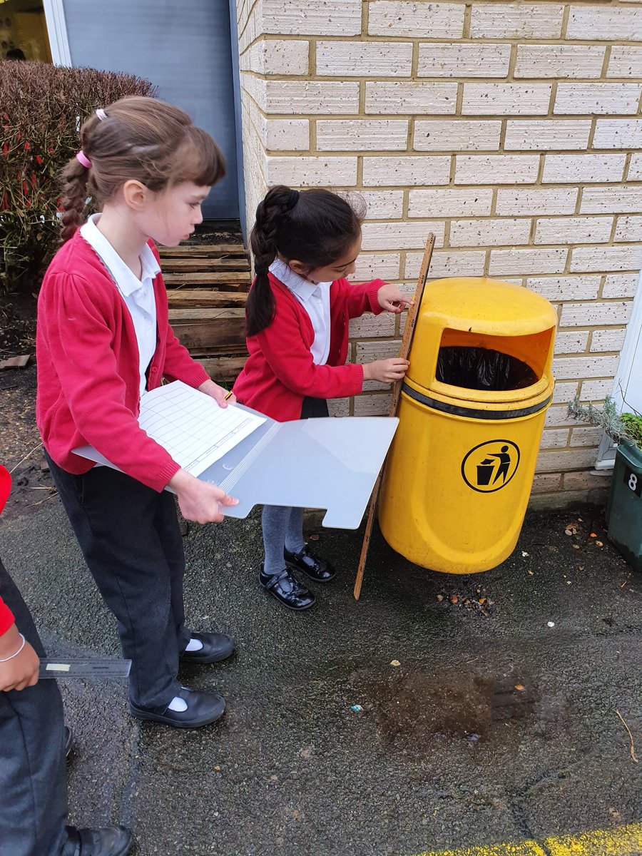 MrsMalhotraCTS's tweet photo. In Maths today, we were comparing different measurements of length, height and distance. The children had to decide what to measure, choose an appropriate measuring tool to measure it and then compare it to another measurement using < > or =. @MissWCTS1 @CTS1_Watford #CTMaths https://t.co/P7dxmTsvQI