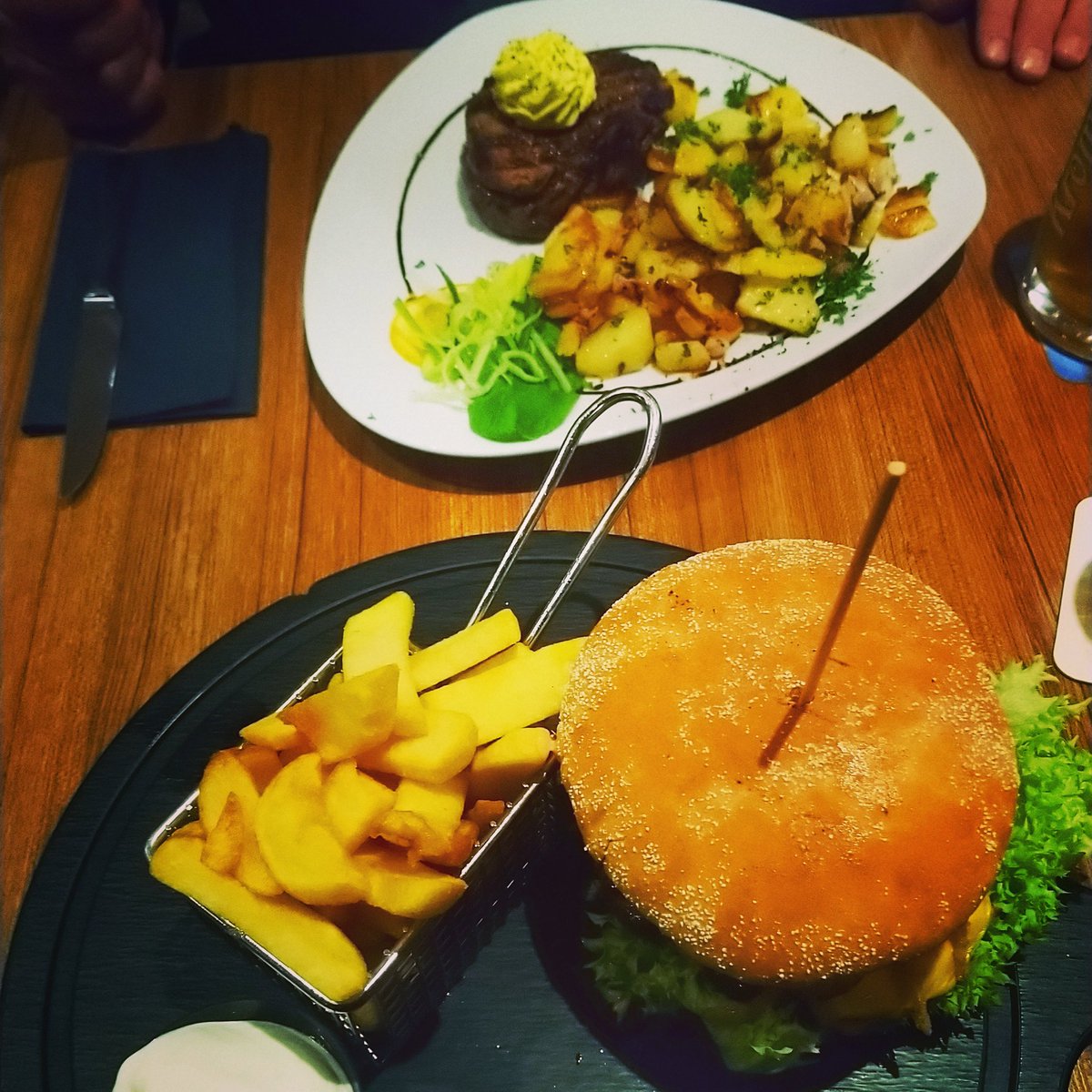 GdPThueringen's tweet photo. Wer gut arbeitet, darf auch gut essen ☺️
#gdpthueringen #gdptuteinfachgut #nichtnurdiepolizei #nichtobnurwie #markthaus #hilden #jungegruppeth #gdp_thueringen_justizvollzug https://t.co/3YzkRegDh1