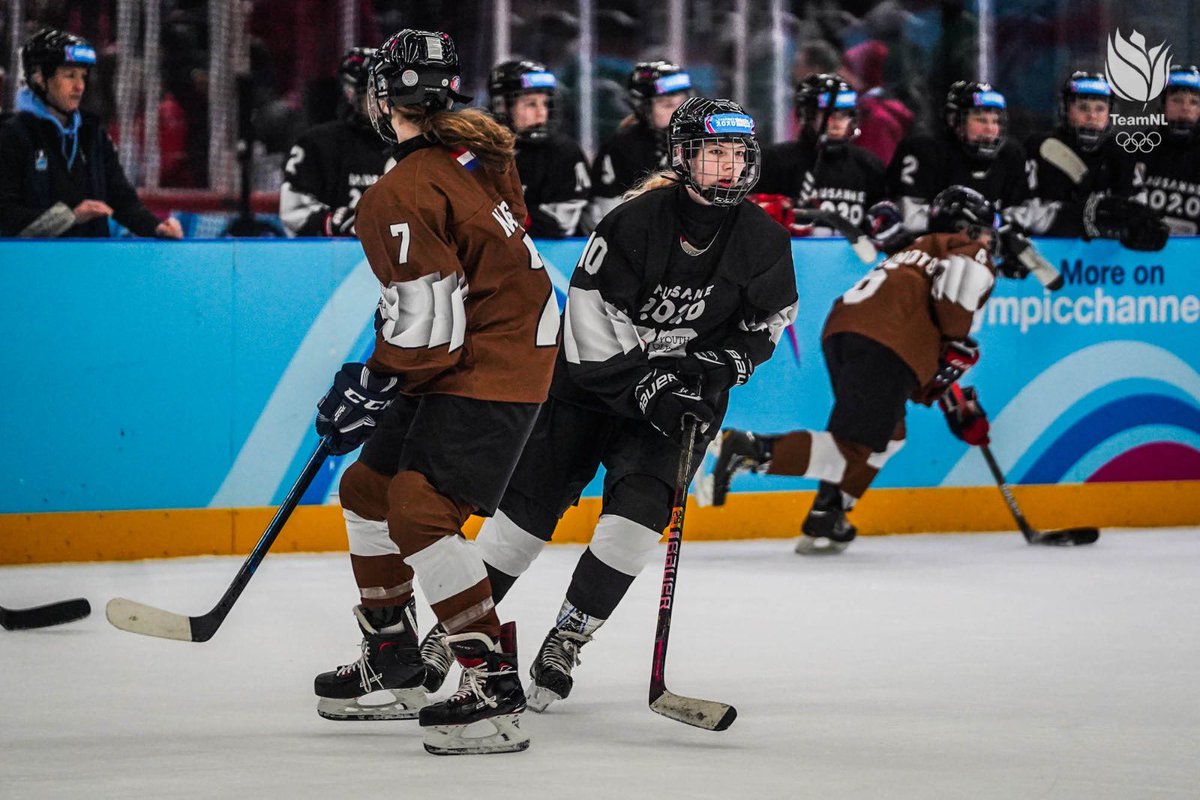 #Lausanne2020 

Wauw! 😱 Drie ijshockeyers staan in de finale van het toernooi en twee spelers gaan morgen strijden om brons 🙌

Finale 🥇🥈 ➡️ Iris van Houten 🆚 Kimberly Collard, Dylan Wesseling
Om brons 🥉 ➡️ Corné van Stuijvenberg &amp; Roos Karst

#TeamNL #OnzeReis