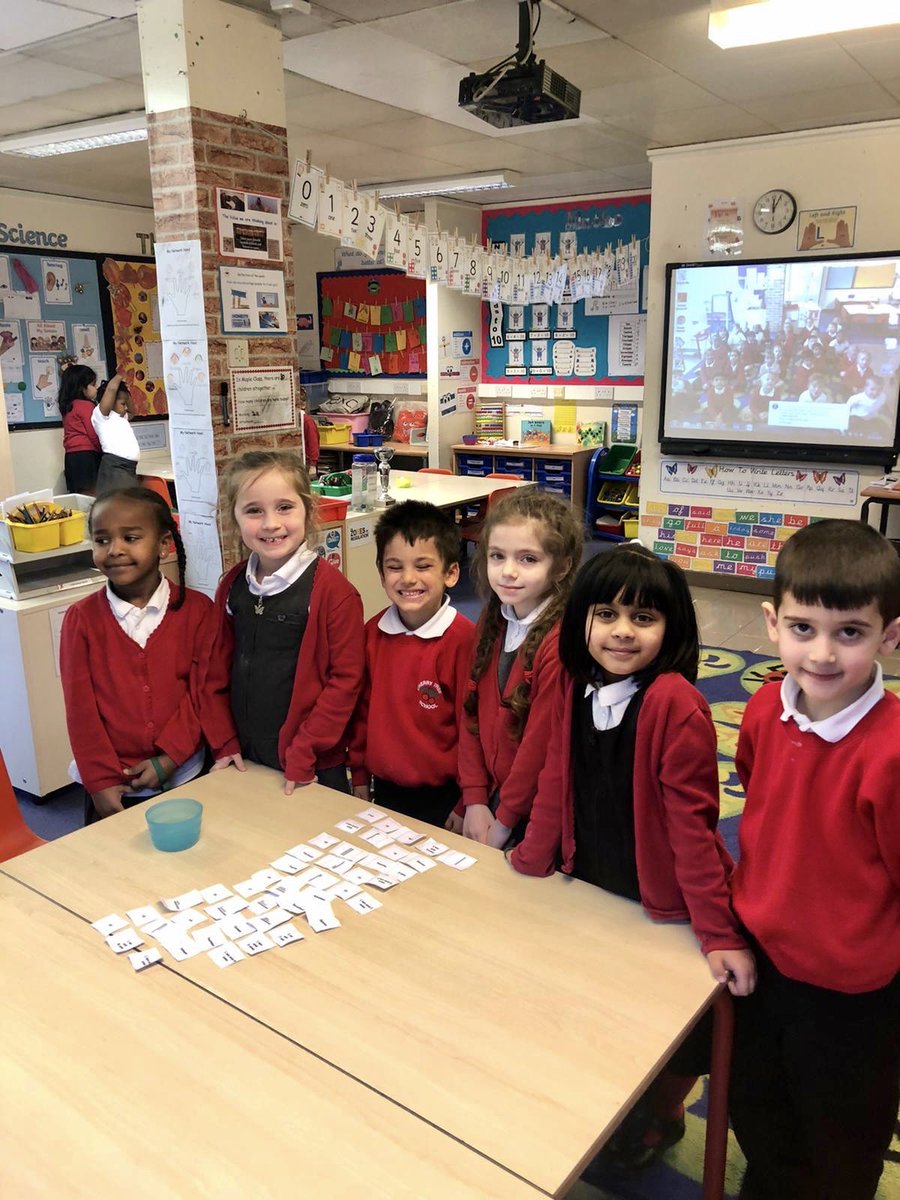 MrsChauhanCTS's tweet photo. Matching representations
Today Maple class were challenged with working in groups to match cards about the same number. These included the number in digits, number word, tens and ones as a picture and in words. Great perseverance! @CTS1_Watford @headcherrytree1 #CTMaths https://t.co/2sw4lu3VF3