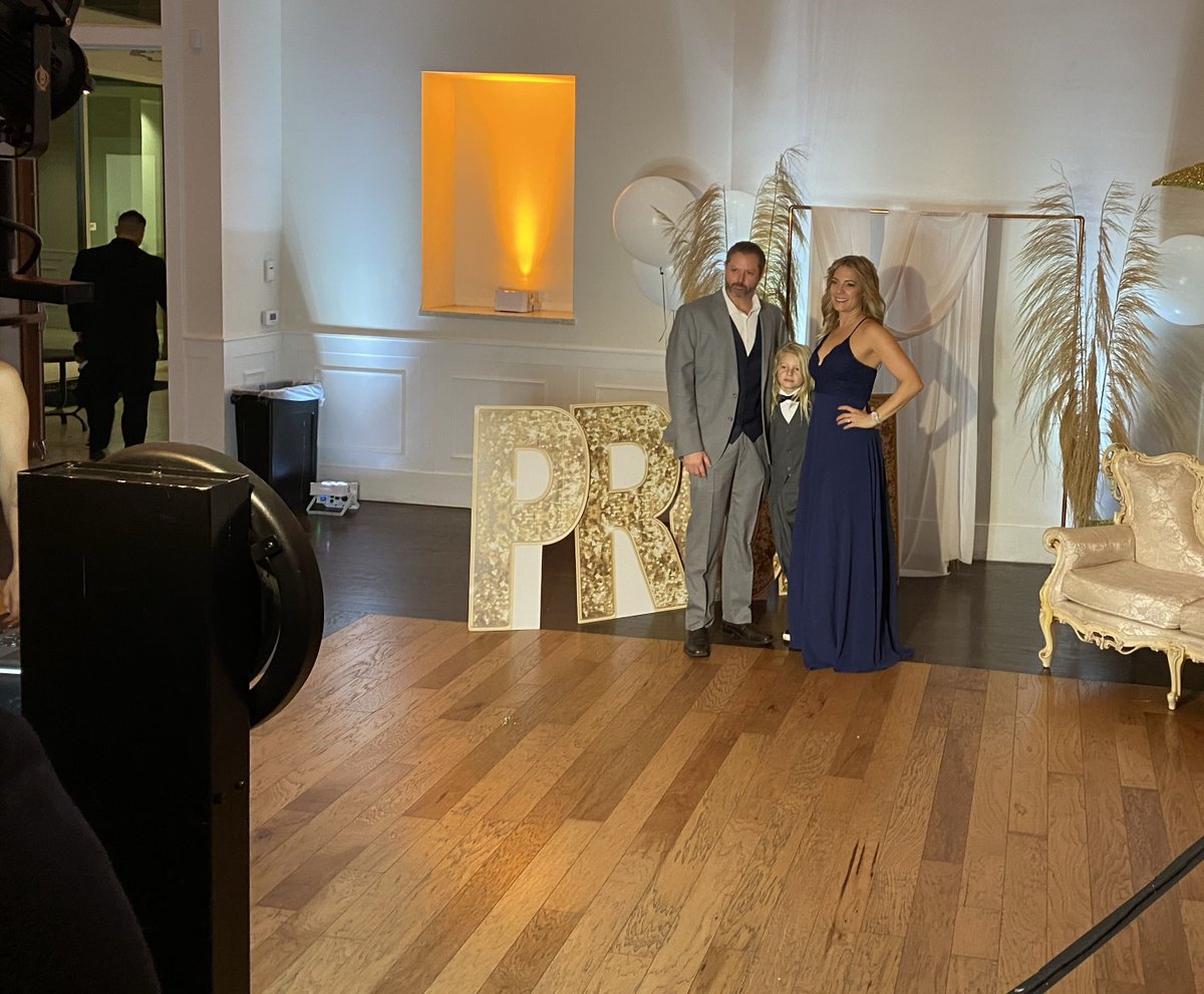 Clementine_PB's tweet photo. Did someone say party?...
*
*
We had an absolute blast at this NYE birthday bash. ✨
Venue: Wedgewood Weddings
#BirthdayParty #BirthdayCelebration #Birthday #Birthdays #NYEBirthday #NYE  #WedgewoodWeddings #SaltLakeCityPhotoBooth #UtahPhotoBooth #ClementinePhotoBooth https://t.co/P5W065SWsf