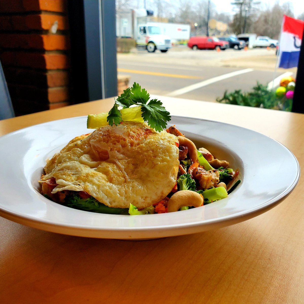 atragecafe's tweet photo. Great view of the beginning carvings for the Hunter Ice Festival this weekend!
Come in and try one of our Resolution Bowls.
(Pictured here) The Healthy Pad Thai with Zucchini Noodles 😋
#OutRageUs https://t.co/CAyikcxFuY